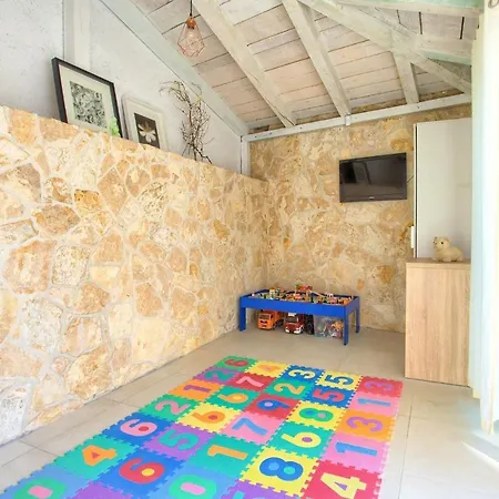 Vale Villa *