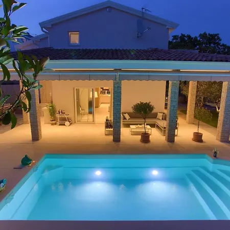 Vale Villa